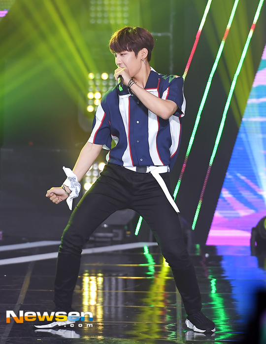 [포토엔HD] 워너원 박우진 ‘댄스 브레이크는 나의 것’