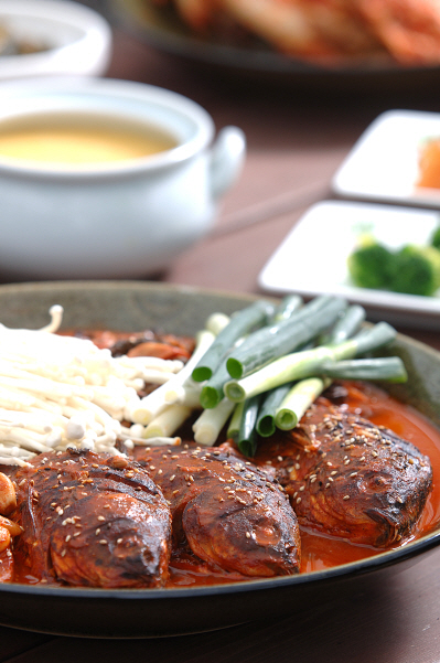정성으로 세월로 담아 더깊은 울림의 맛, 송화백일주