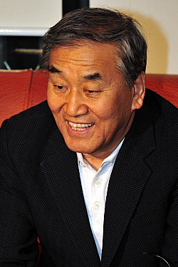 객원 교수된 이재오, 원외활동 표면화