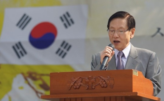 (나눔포토)한국-베트남 다문화 가정의 날 축사하는 이희연 한베재단 이사장