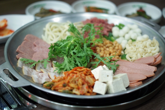 강남샤브샤브부대찌개, 직영점 11개가 주목 받는 이유