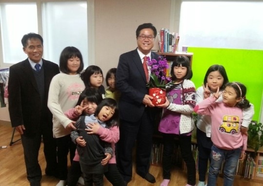 이기우 경기도 사회통합부지사, 부천 새소망의집 위문
