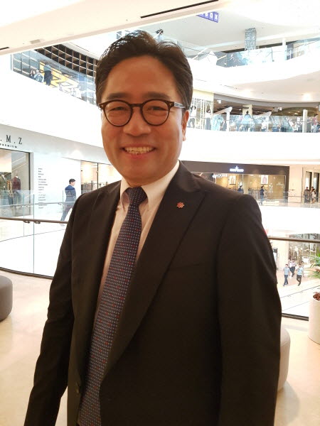 임영록 신세계프라퍼티 부사장 기대 반, 설렘 반... 스타필드 하남 문을 엽니다