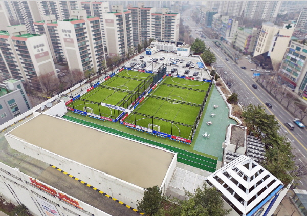 홈플러스, 일산·부천중동점 옥상 축구장 오픈...연내 10여곳 확대