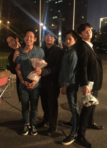 임시완, 원라인 멤버들과 찰칵… 많이 기대해주세요!