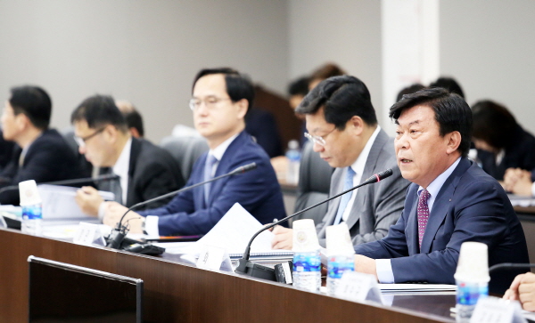 주형환 산업부 장관 2025년까지 스마트공장 3만곳 보급할 것