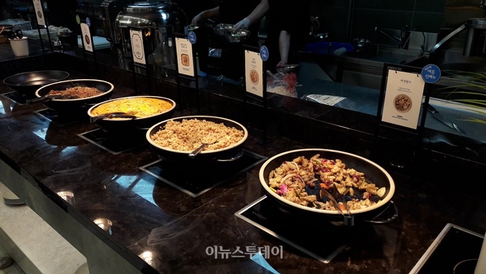 [유경아의 #먹스타그램] 정겨운 ‘시골냄새’ 나는 한식뷔페 풀잎채