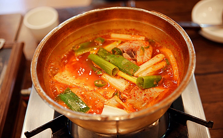 강추위 국물요리가 대세…동태찌개뜬다