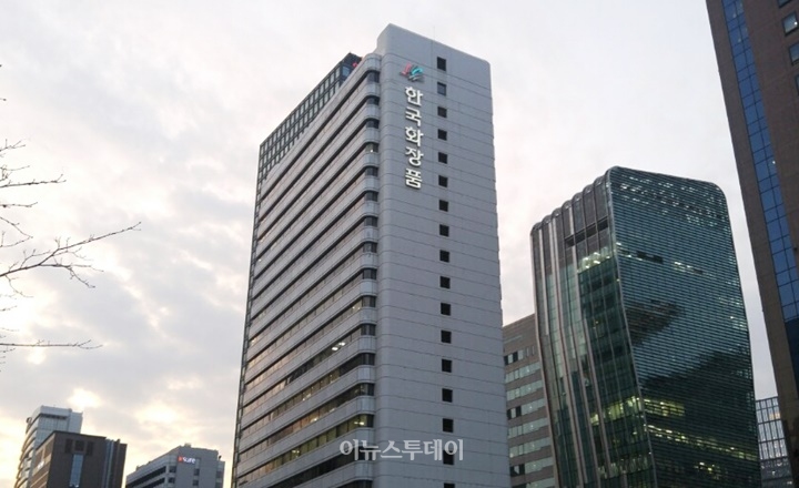 [단독] 한국화장품의 더샘인터내셔널도 미투, 성폭력에 늑장대응 논란