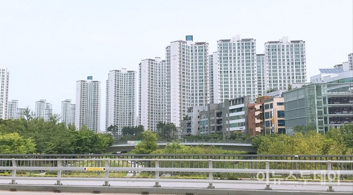 정부, 토지보상금 '리츠' 제안…LH만 배불리는 꼴?