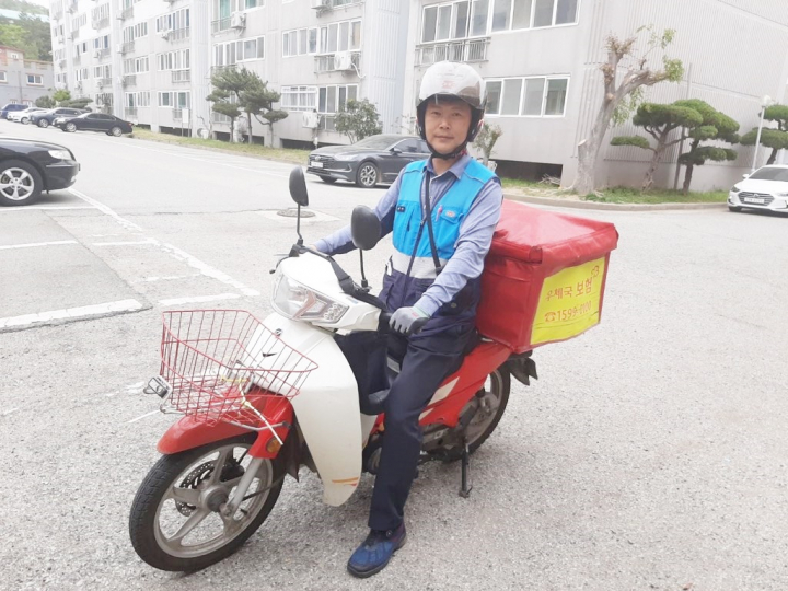 [이사람] 완도우체국 노양수 집배원…고객중심 우편 배달 몸소 실천