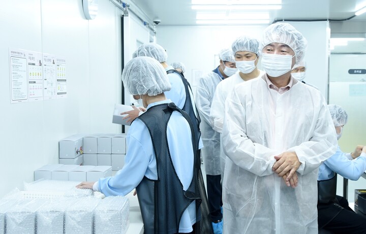 김동근 의정부시장, 장애인표준사업장 ㈜브라보비버경기 견학