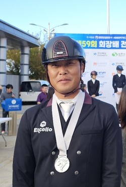 세종시 이 석, 제59회 회장배 승마선수권대회 마장마술 2위