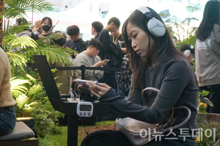 [포토] 딩컴 투게더, 빠져드는 재미가 있네