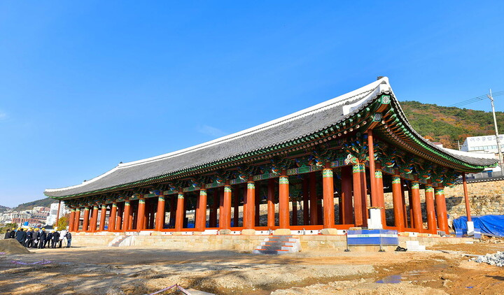 정기명 여수시장, 간부 공무원과 진남관 동헌 복원 사업지 점검
