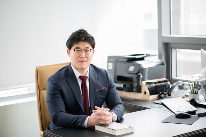 ㈜하랑이앤에스 이루다방배어학원, 2025 소비자감동 브랜드1위 수상