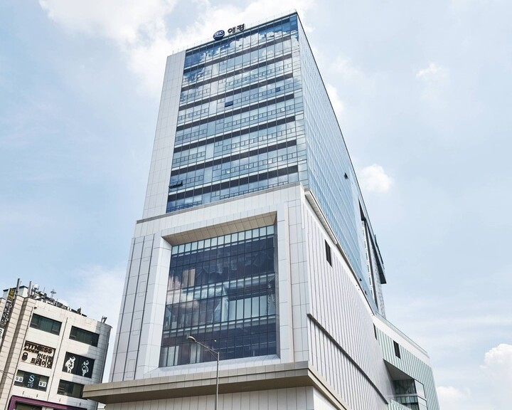 애경그룹, 기업 뿌리 애경산업마저 넘긴다···재무구조 개선
