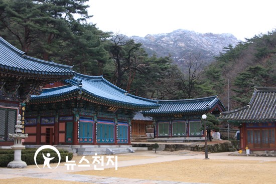 [사찰탐방]천년고찰(古刹) 진관사, 일장기 위에 덧그린 태극기 발견