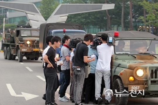 [포토] 삼성전자 화성사업장 몰려든 취재진