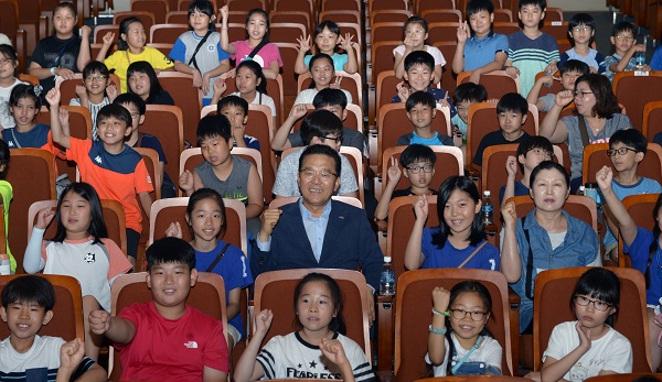 인천 중앙초등학교 4학년,  연수구청 투어에 나섰다