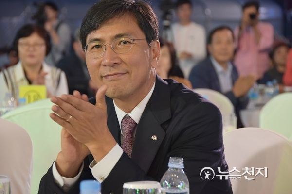 금산세계인삼엑스포, 안희정 충남도지사의 미소