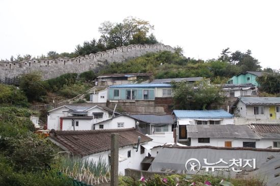 [한양도성-백악구간] 우뚝한 산세와 자락 북악산에서 한양을 그리다
