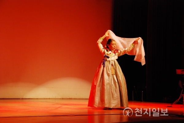한국예술시문학회, 구리 청소년에 재능기부·장학금 전달