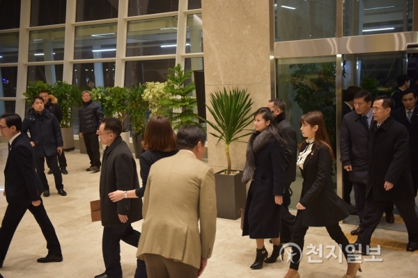 스카이베이 호텔 도착한 현송월 단장