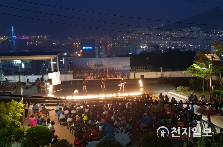 [부산] 중구, 산복도로 주민들과 어우러진 달빛 작은 음악회 열어