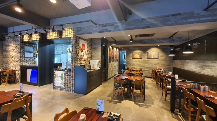 교촌치킨 강남상권 공략… 강남역점 오픈