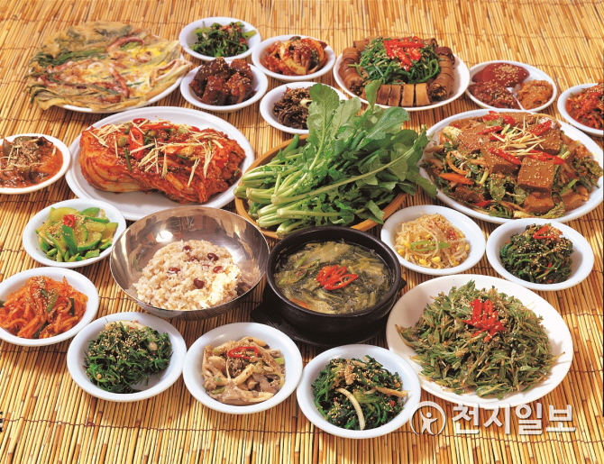 [지역명물] 추억의 맛 무등산 보리밥… 푸짐한 상차림, 광주의 넉넉한 인심