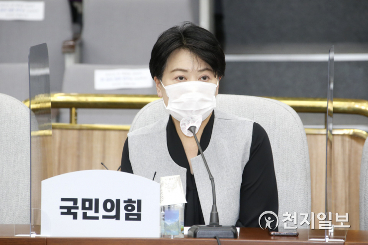 [천지포토] 발언하는 윤희숙 의원