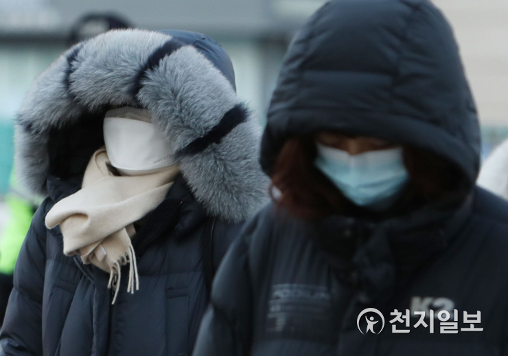 [오늘날씨] 전국 눈 동반한 강추위… 경기·강원 아침기온 영하 20도