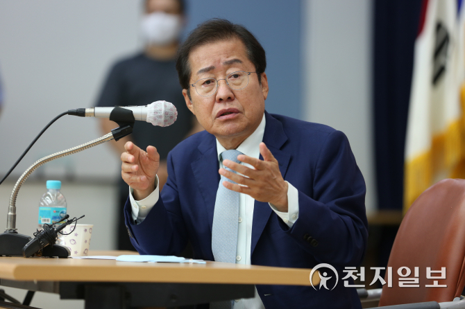 홍준표 정권교체·정상 국가·선진국시대 맞는 시스템 만들 것