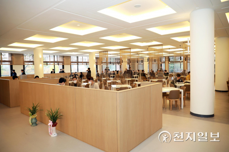 선문대 학생회관 식당 새 옷 입었어요