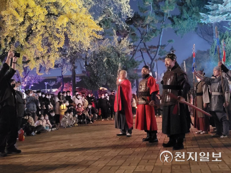 [르포] 청주문화재야행, 옛 청주로 시간여행… 현장 체험 행사 적어 아쉬움도 커