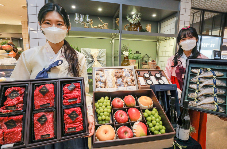 [백화점에서는] 현대百, 올 설 선물 세트 본 판매 진행 外 롯데百