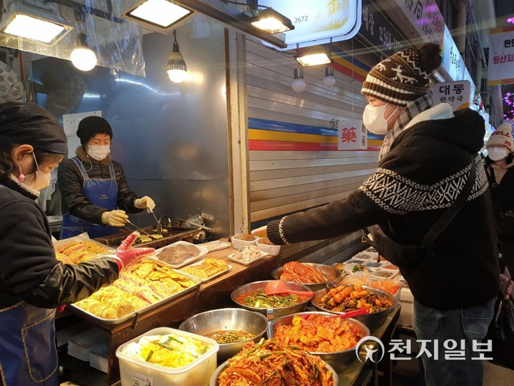 [천지포토] 대전 설연휴 전통시장 맛있겠다