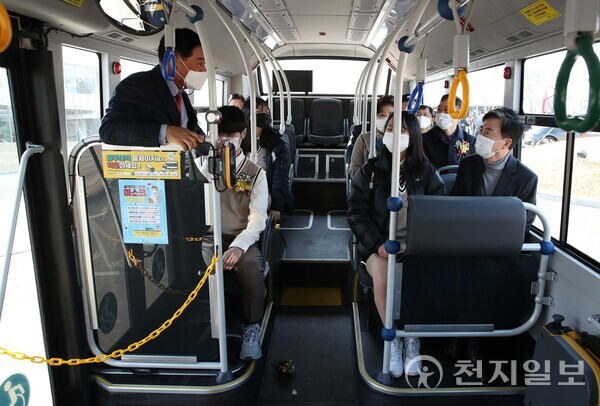 충남도, 내포신도시 순환 전기저상버스 시동