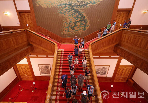[포토] 웃음기 가득 청와대 찾은 노르웨이 스카우트 대원들