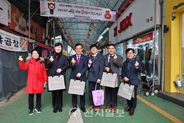 의왕시의회, 부곡 도깨비시장 방문