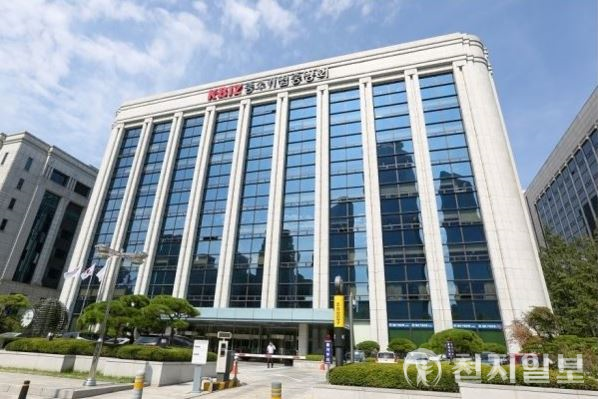 中企 45%, 상생금융지수 도입 시 중소기업 금융환경 개선 기대