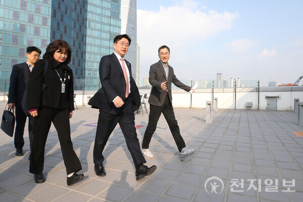 윤원석 인천경제청장, 초일류 인천경제자유구역 행보 본격 돌입
