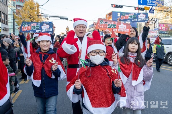 온가족이 즐겨요… 오산시 오(Oh)! 해피 산타마켓 막 올라