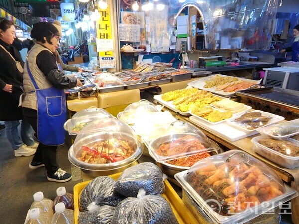 대전 전통시장 설 명절 전 풍경, 활기 없고 긴 한숨만