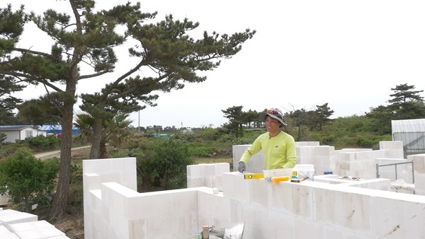 행복을 찾아 떠난 사람들 이야기