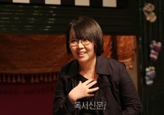 [인터뷰] 울타리 안 일상이 권태로웠던 광대들의 어른동화, 음악극 클라운타운 심연주 음악감독