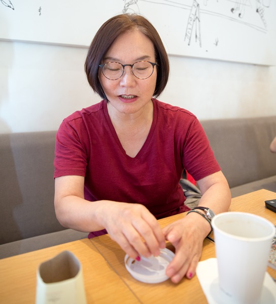 [북 & 피플] 김난주 번역가 이제는 번역 인생 25년… 요시모토 바나나와는 식사하며 맥주 한잔 곁들이는 사이