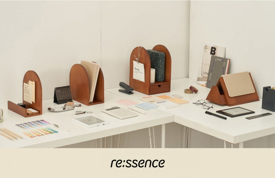 예스24, PB 브랜드 리센스(re:ssence) 론칭… 첫 상품은 오늘의 책장