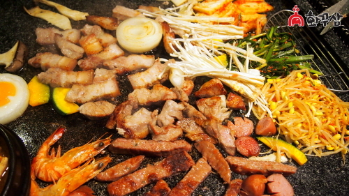 화덕삼겹살체인점 화꾸삼. 만족을 넘은 감동의 삼겹살 맛. 그 비결은?